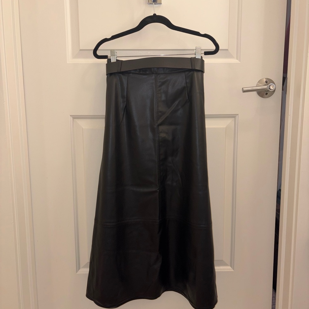 Zara Black A-Line Leather Skirt with Buckle - Picture 2 of 5